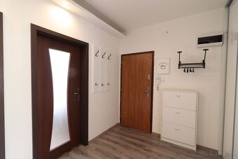 Ponúkame na predaj 3 - izbový byt po kompletnej rekonštrukc - 9