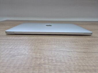 MacBook Pro (13-inch, late 2016, Two Thunderbolt 3 ports) - 9