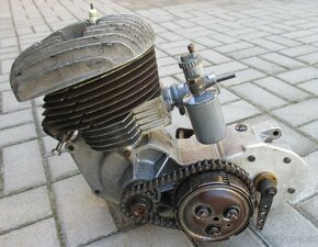 starý pretěkový motor jawa čz kývačka pérák suťažny scott - 9