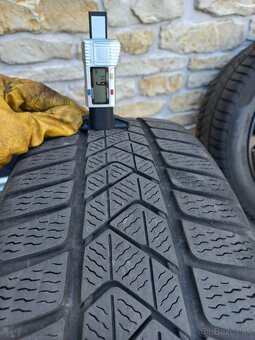 BMW X1 X2 zimní sada 18 Styling 566 Pirelli 225/50 - 9