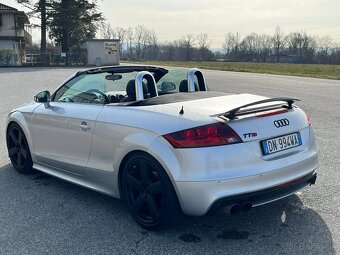AUDI TT 2,0TFSi 147kw Cabrio S-Line 2007 - 9