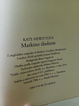 Hewittová Matkino zbohom Ustlane na ružiach Michalíková - 9