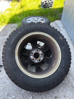 elektróny R15 5x112 s zimnými gumami - 9
