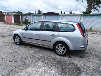 Predám Ford Focus combi - 9