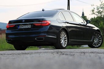 BMW Rad 7 730d xDrive A/T - 9