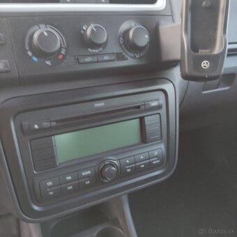 Škoda Roomster 1.6 16V MPI benzín červená - 9