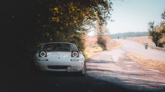 Mazda Miata MX-5 NA 1990 (hardtop + kopec dielov) - 9