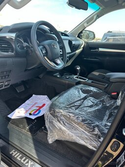 Toyota Hilux 2.8 D Double Cab 6AT Executive - 9