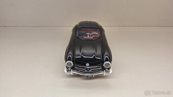 1:18 MERCEDES-BENZ 300SL - 9