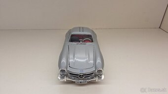 1:18 MERCEDES-BENZ 300SL - 9