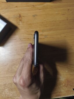 Iphone 8 64GB black nová batéria - 9