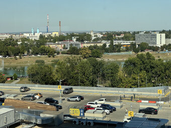 Prenájom novozrekonštruovaného samostatného kancelárskeho tr - 9