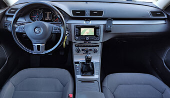 VW Passat Variant 2.0 TDI Comfortline - 9