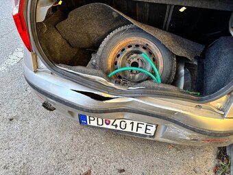 Fiat Punto 1,2 búrané  3 dverové - 9