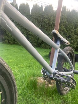 Predám bmx NEMÁ BRZDY - 9