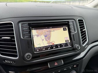 Volkswagen Sharan 2.0 TSI DSG
- 9