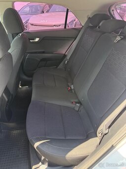 Kia Rio 1.4 MPi AT Silver - 9