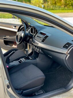 Mitsubishi Lancer - 9
