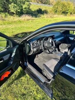 Mercedes Benz 300 CDI 4 Matic - 9