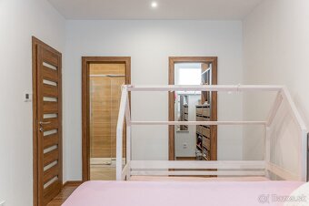 Rezervované/ Štýlový tehlový bungalov v Períne, slepá ulica - 9