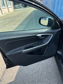 Volvo V60 D2 2.0D, 2018, manuál, 142 000 km, servis - 9