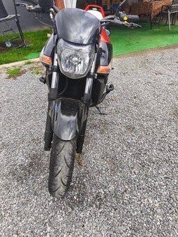 Suzuki gsr 600 - 9