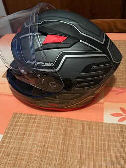 Prilba značky givi - 9