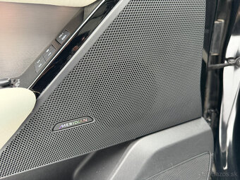 Land Rover Range Rover Velar P400E R-DYNAMIC 404 PS V ZÁRUKE - 9