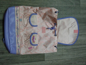 Barbie Princezná a švadlenka batoh - 9