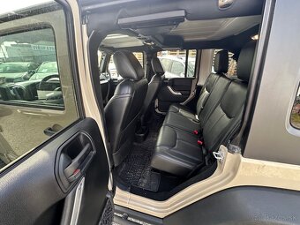 Jeep Wrangler Rubicon a/T - 9