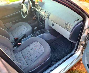 Škoda Fabia 1,4MPI HATCHBACK BENZÍN - 9