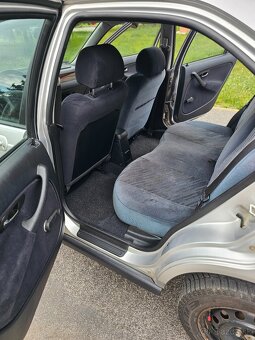 Honda Civic 5D - 9