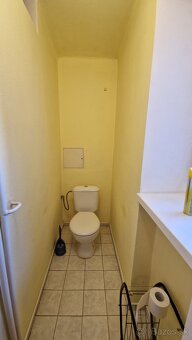 Prenájom 2-izbového bytu blízko centra Levíc - 9