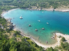 Na predaj pozemok na výstavbu 460m2 ostrov KRK Chorvatsko - 9