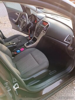 Opel Astra j 1.7 cdti - 9