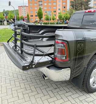 DODGE RAM 1500 5.7 HEMI—2018—4x4—TAŽNÉ 3.5t—159.000km - 9