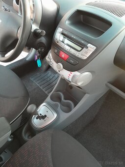 Peugeot 107 automat r.v 2010 benzín Klimatizácia - 9