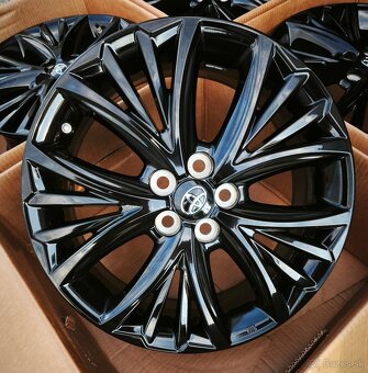 TOYOTA YARIS/CROSS R16/R17/ORIG.ALU/PNEU/TPMS - 9