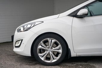 11- Hyundai, i30, 2014, benzín, 1.6i, 99kw - 9