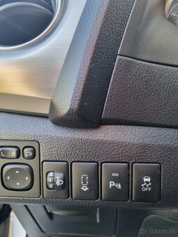 Toyota Auris Touring Sports 1.6 l Valvematic - 9