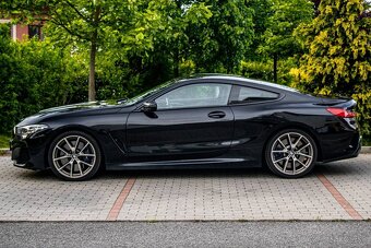 BMW Rad 8 M850i xDrive Coupé - 9