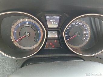 Hyundai i30 CW 1.6i CRDi, výbava: Family - 9