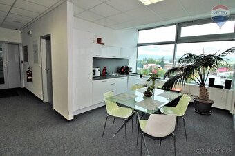 Na prenájom moderná kancelária v centre mesta - 9