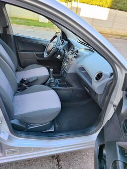Ford Fiesta - 9