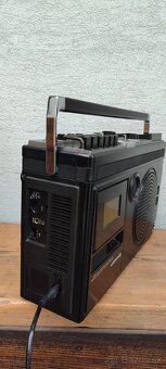 Radiomagnetofon Sharp - 9