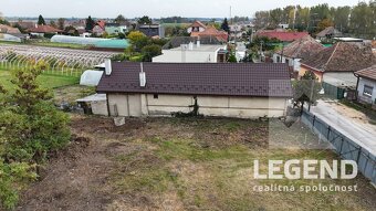 Stavebný pozemok Nesvady, 1038 m2, všetky siete, blízko kúpa - 9