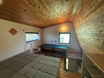 ZNÍŽENÁ CENA CHATKA S ELEKTRINOU A VODOU ZLATÉ MORAVCE - 9