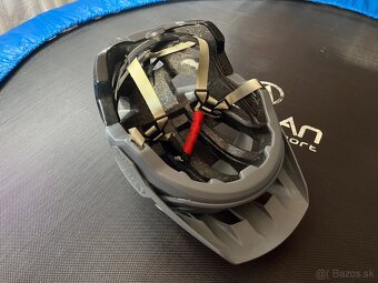 Kellys prilba Outrage - 9