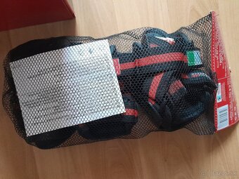 Kolobežka Ferrari a set chrániče a prilba - 9