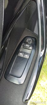 Peugeot 208 ACTIVE 1.2 PureTech - 9